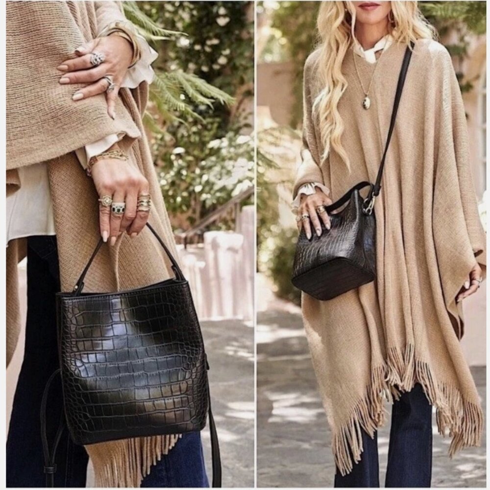 AOTA Elena Crossbody Crocodile Bucket Bag. NWT.